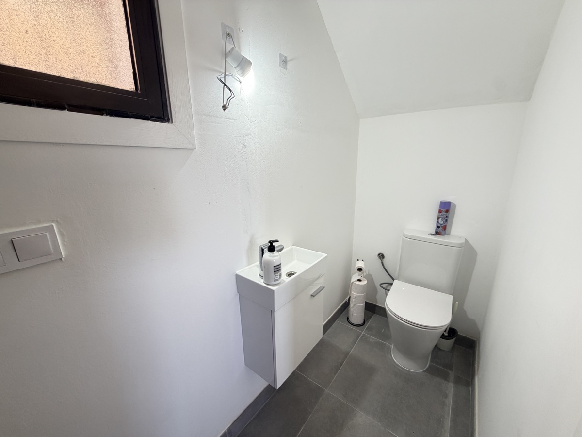 For sale - 3 Bedroom 1 Bathroom Villa in Villamartin - , Villamartin, Alicante, Spain - Alicante