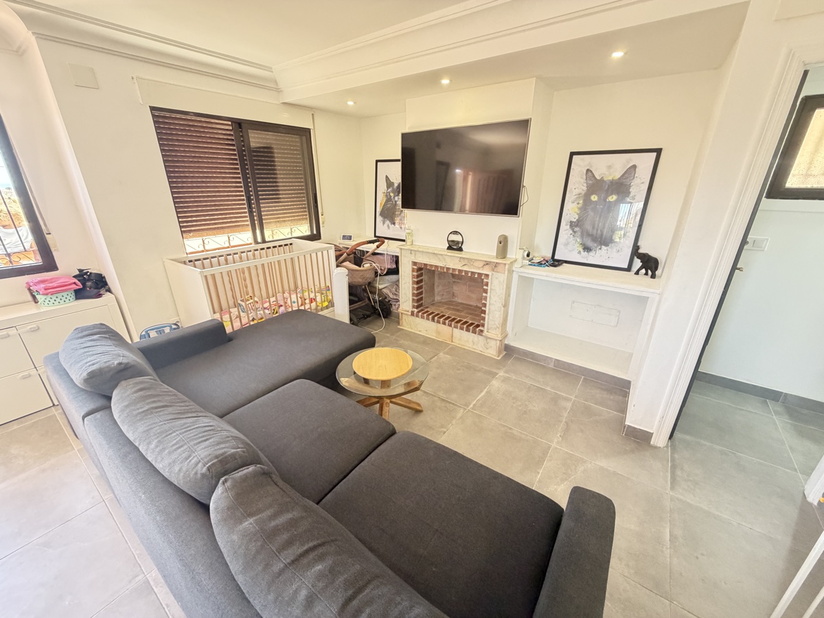 For sale - 3 Bedroom 1 Bathroom Villa in Villamartin - , Villamartin, Alicante, Spain - Alicante