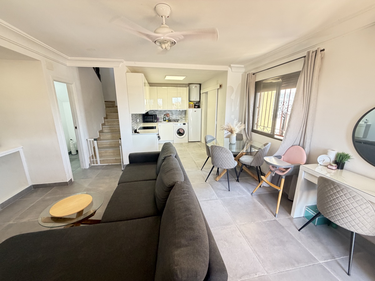 For sale - 3 Bedroom 1 Bathroom Villa in Villamartin - , Villamartin, Alicante, Spain - Alicante