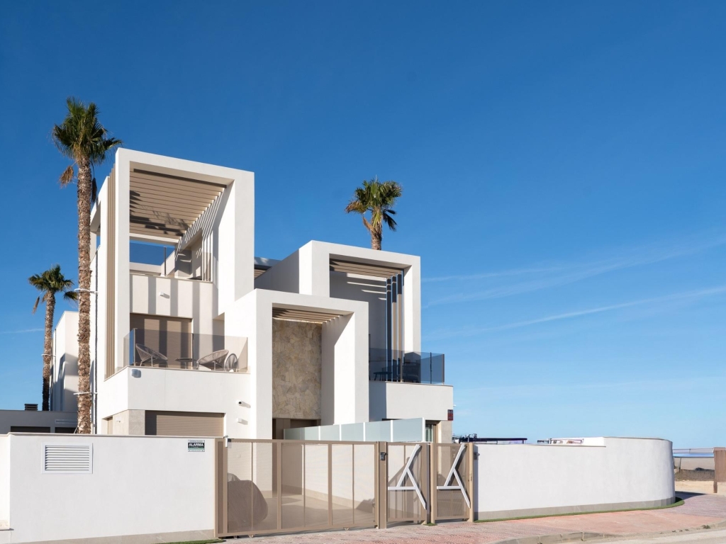 3 Bedroom 2 Bathroom Quad House in Los Alcazares