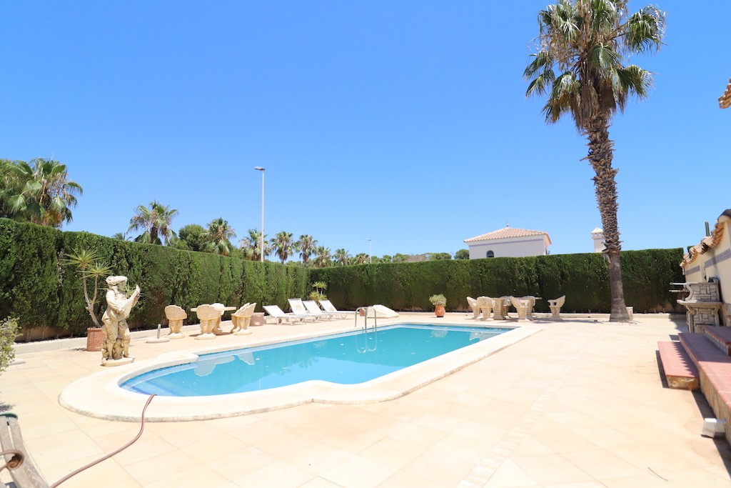 For sale - 3 Bedroom 2 Bathroom Villa in Las Ramblas Golf - Las Ramblas  - Alicante