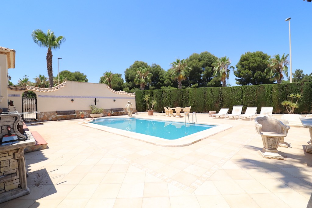 For sale - 3 Bedroom 2 Bathroom Villa in Las Ramblas Golf - Las Ramblas  - Alicante