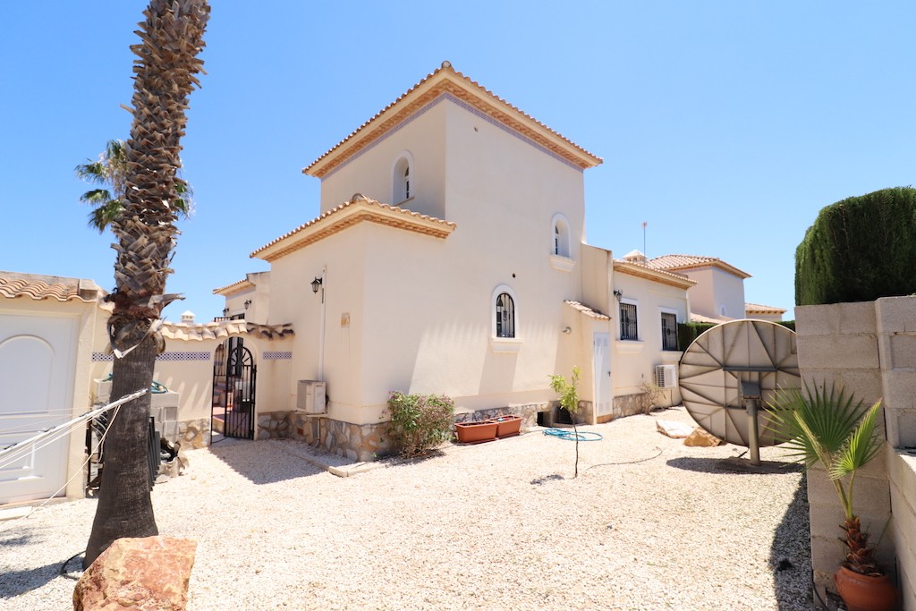 For sale - 3 Bedroom 2 Bathroom Villa in Las Ramblas Golf - Las Ramblas  - Alicante
