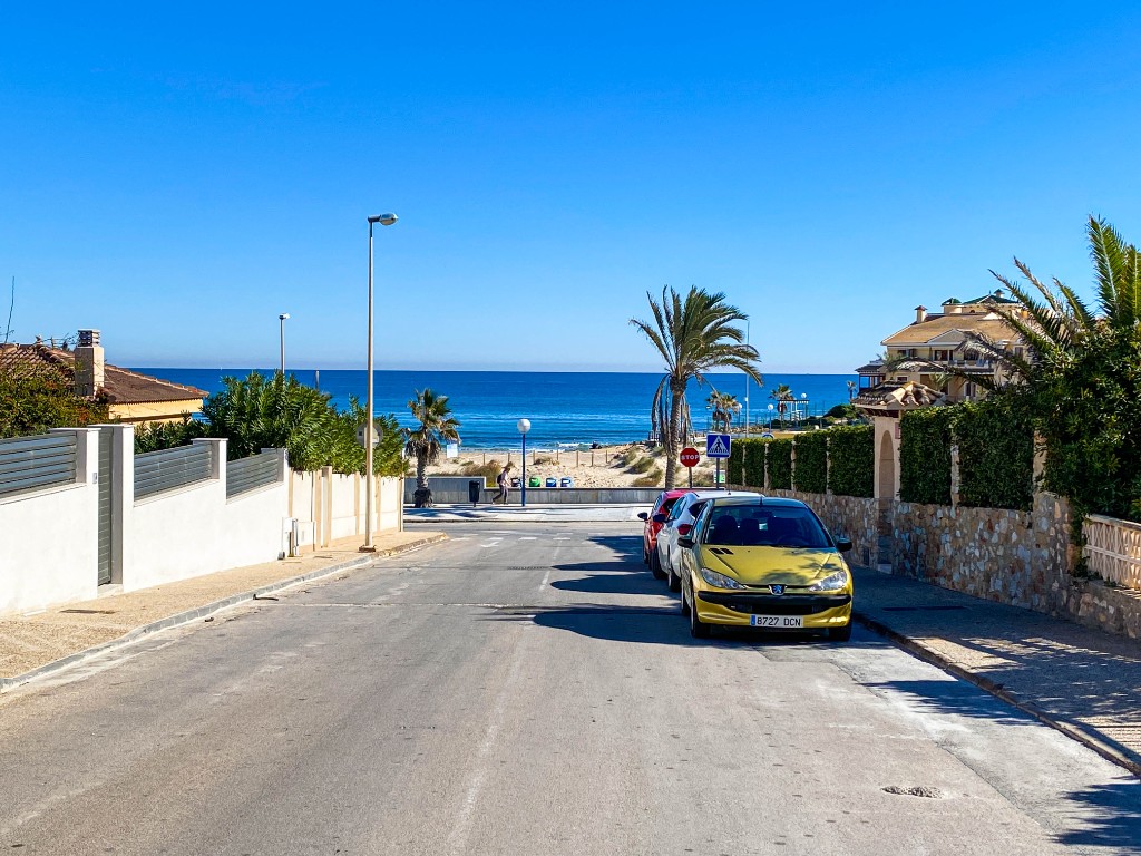 For sale - 4 Bedroom 3 Bathroom Villa in La Zenia - La Zenia  - Alicante