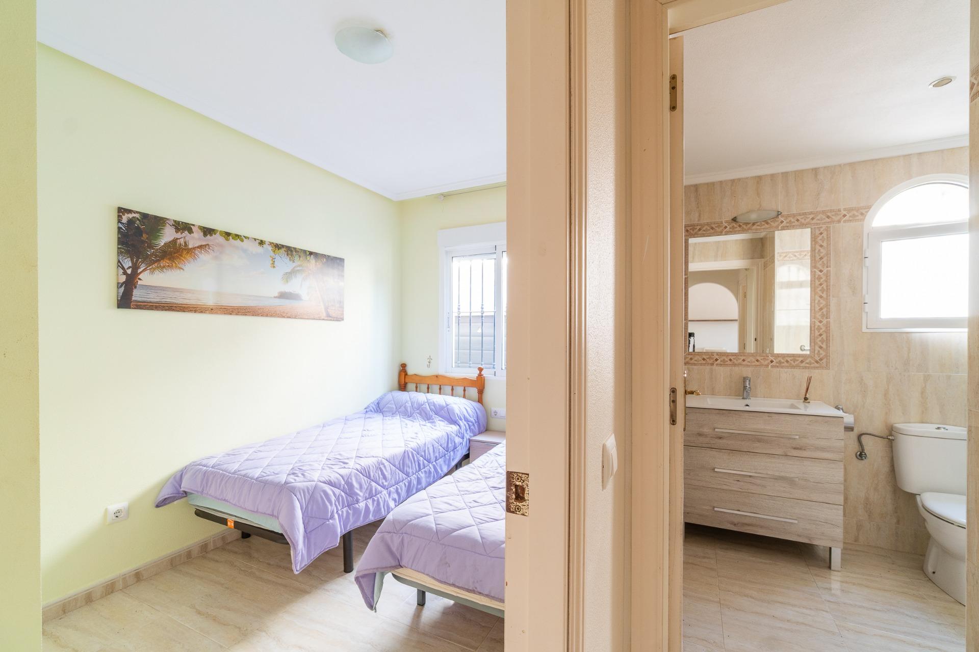 For sale - 2 Bedroom 2 Bathroom Ground Floor in Villamartin - Los Dolses  - Alicante