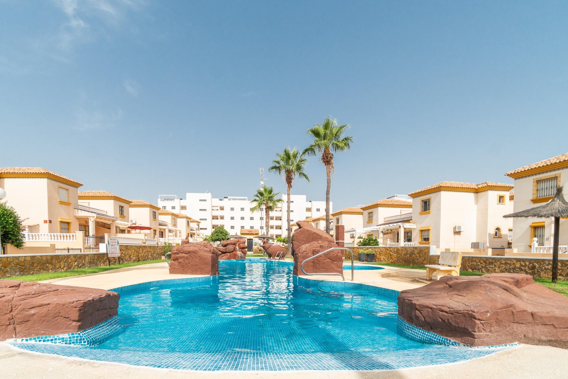 For sale - 2 Bedroom 2 Bathroom Ground Floor in Villamartin - Los Dolses  - Alicante