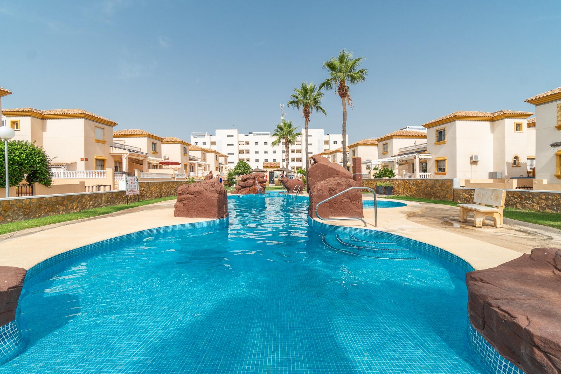 For sale - 2 Bedroom 2 Bathroom Ground Floor in Villamartin - Los Dolses  - Alicante
