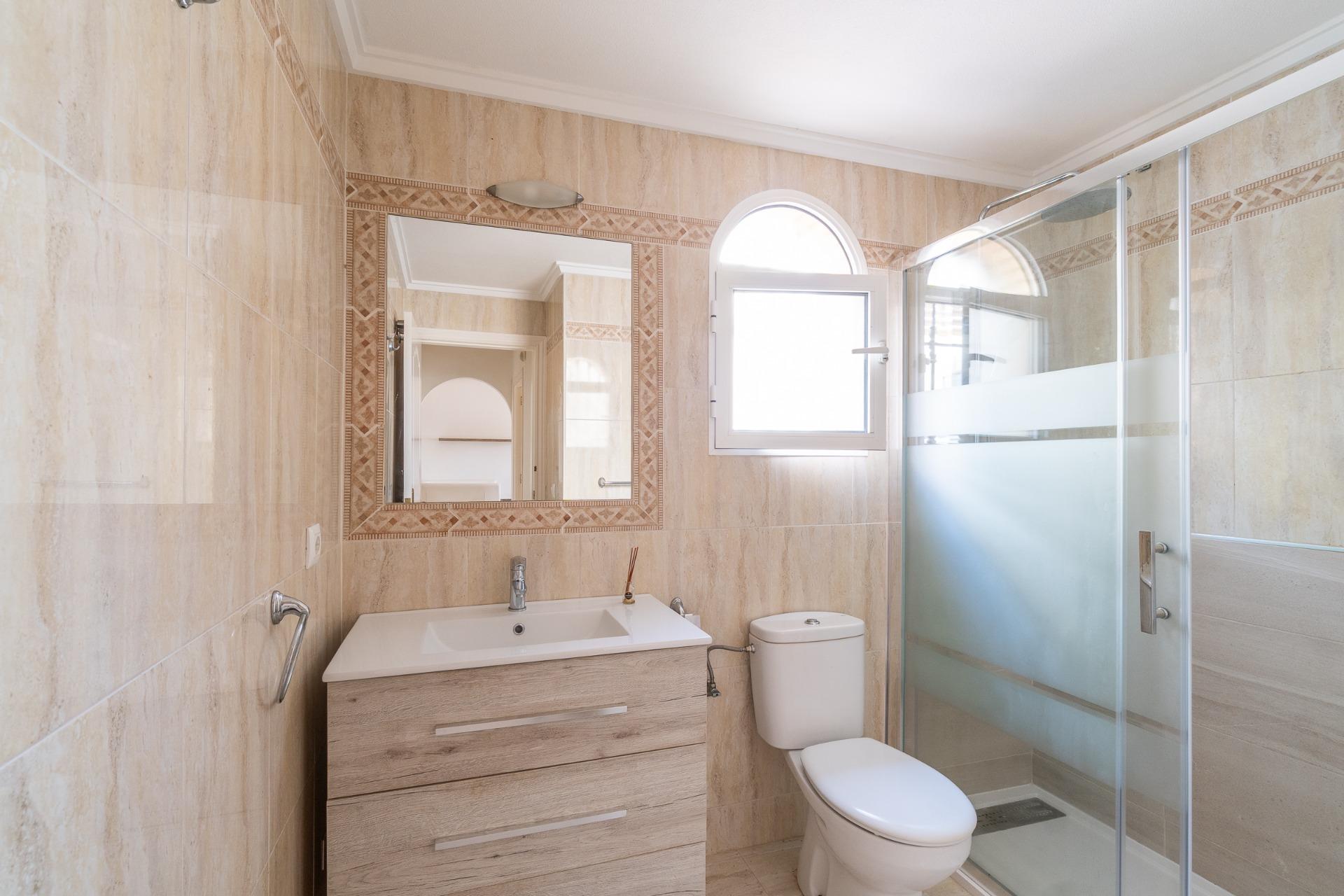 For sale - 2 Bedroom 2 Bathroom Ground Floor in Villamartin - Los Dolses  - Alicante