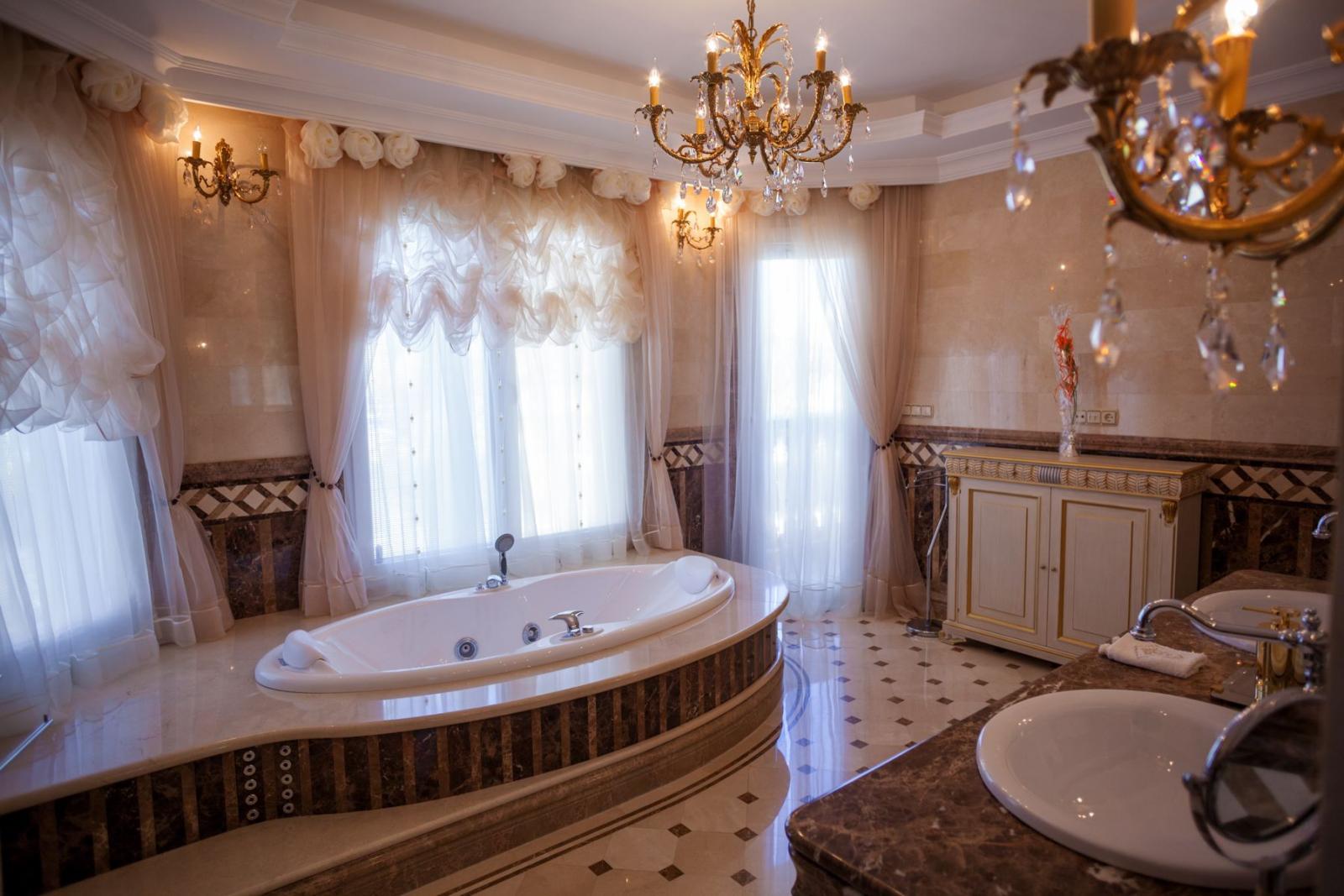 For sale - 6 Bedroom 6 Bathroom Villa in Cabo Roig - Cabo Roig  - Alicante