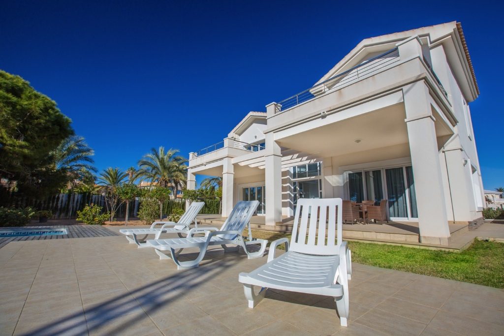 For sale - 4 Bedroom 5 Bathroom Villa in Cabo Roig - Cabo Roig  - Alicante