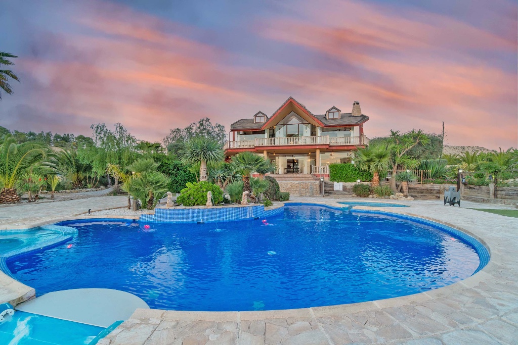 For sale - 5 Bedroom 4 Bathroom Villa in Orihuela-Costa - Orihuela Costa  - Alicante