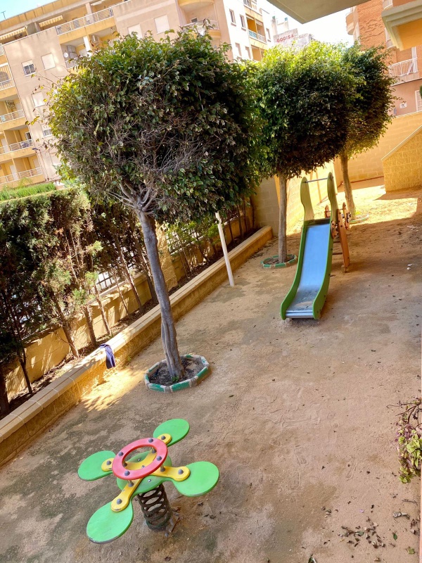 For sale - 3 Bedroom 2 Bathroom Apartament in Torrevieja - Torrevieja  - Alicante