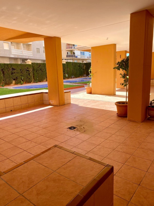 For sale - 3 Bedroom 2 Bathroom Apartament in Torrevieja - Torrevieja  - Alicante