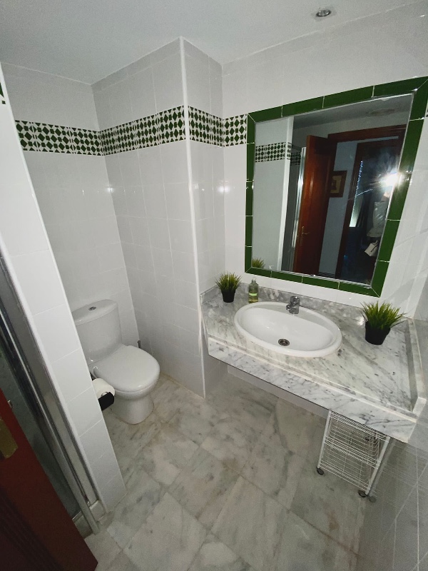 For sale - 3 Bedroom 2 Bathroom Apartament in Torrevieja - Torrevieja  - Alicante
