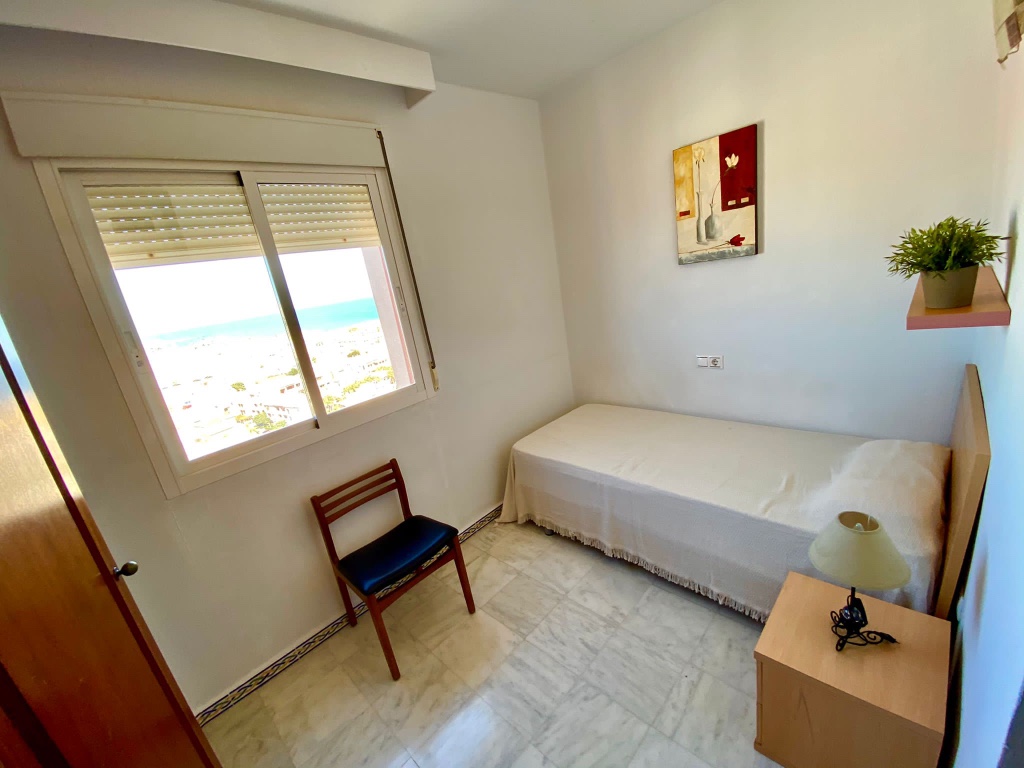 For sale - 3 Bedroom 2 Bathroom Apartament in Torrevieja - Torrevieja  - Alicante
