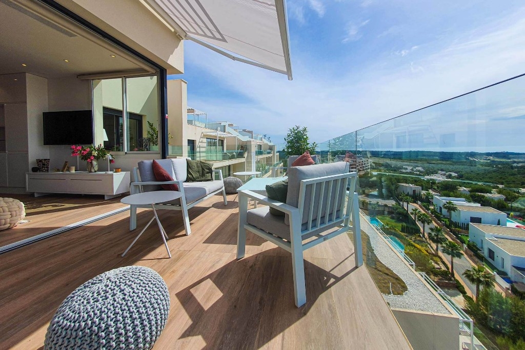 3 Bedroom 2 Bathroom Apartament in Las Colinas Golf