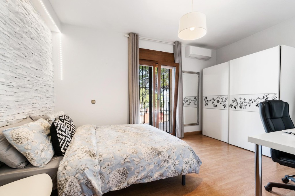 For sale - 5 Bedroom 3 Bathroom Villa in Los Balcones - Los Balcones  - Alicante