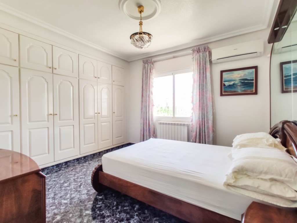 For sale - 5 Bedroom 3 Bathroom Villa in Ciudad Quesada - Ciudad Quesada  - Alicante