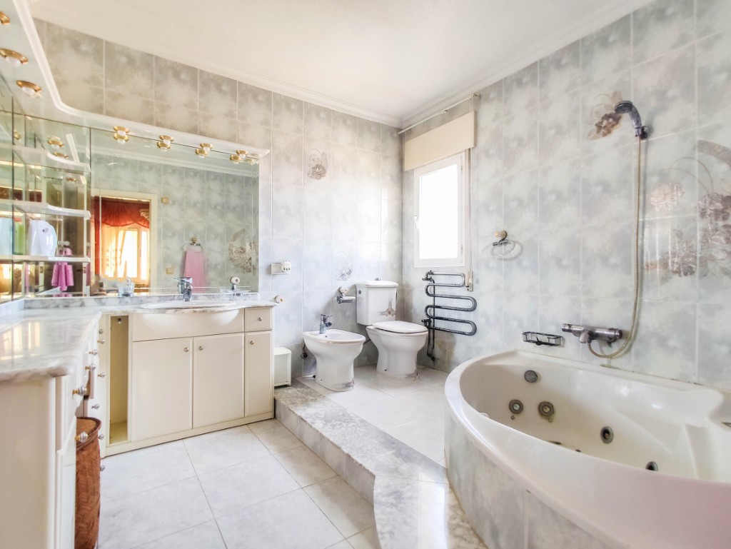 For sale - 5 Bedroom 3 Bathroom Villa in Ciudad Quesada - Ciudad Quesada  - Alicante