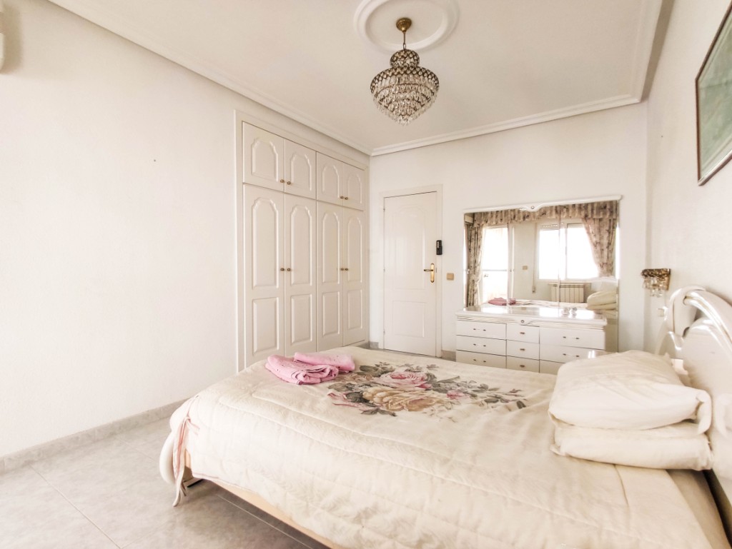 For sale - 5 Bedroom 3 Bathroom Villa in Ciudad Quesada - Ciudad Quesada  - Alicante
