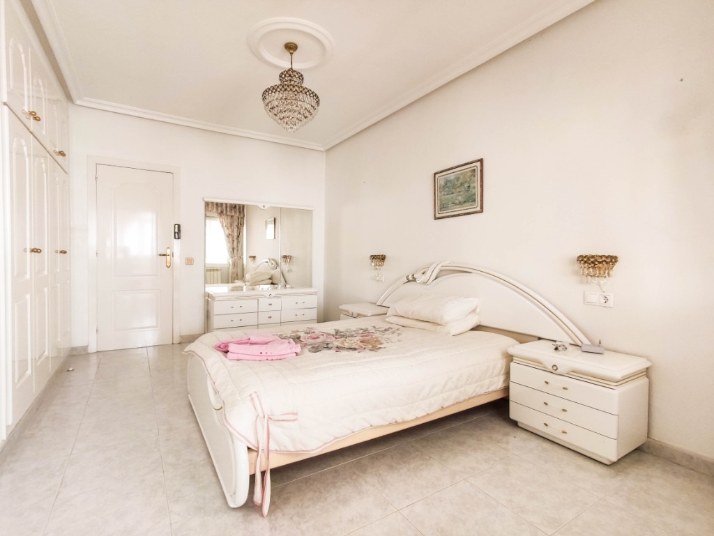 For sale - 5 Bedroom 3 Bathroom Villa in Ciudad Quesada - Ciudad Quesada  - Alicante