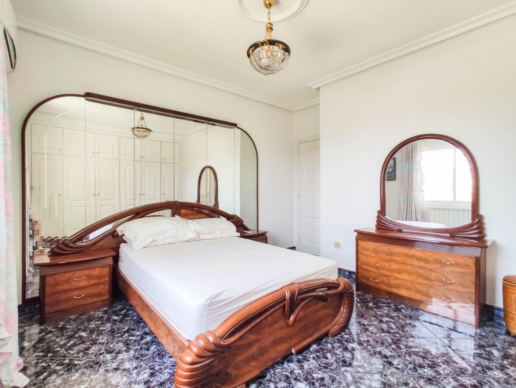 For sale - 5 Bedroom 3 Bathroom Villa in Ciudad Quesada - Ciudad Quesada  - Alicante