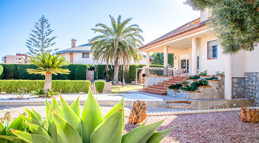 For sale - 4 Bedroom 3 Bathroom Villa in Pilar de la Horadada - Pilar de La Horadada  - Alicante