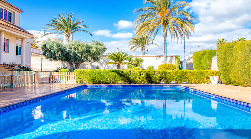 For sale - 4 Bedroom 3 Bathroom Villa in Pilar de la Horadada - Pilar de La Horadada  - Alicante