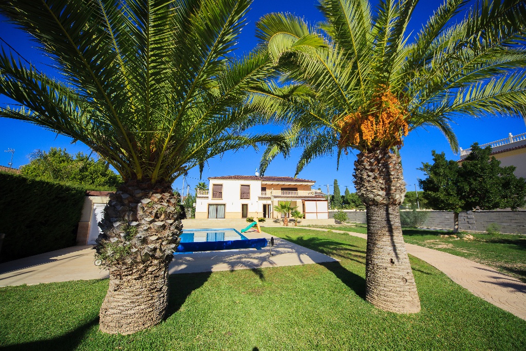 For sale - 3 Bedroom 3 Bathroom Villa in Cabo Roig - Cabo Roig  - Alicante