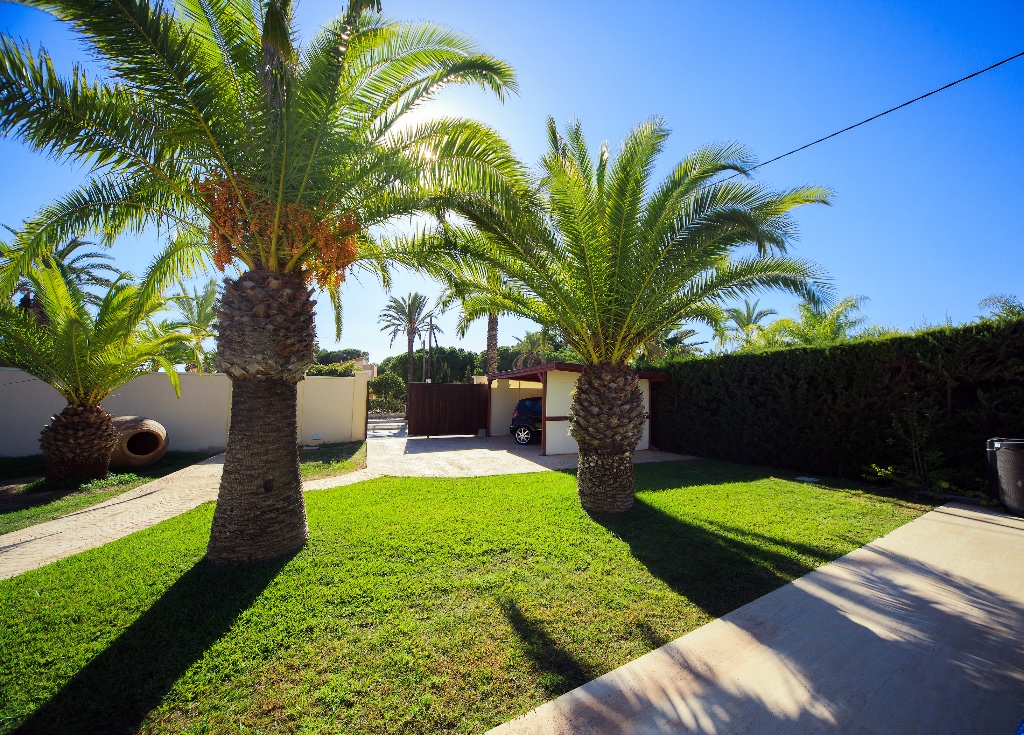 For sale - 3 Bedroom 3 Bathroom Villa in Cabo Roig - Cabo Roig  - Alicante