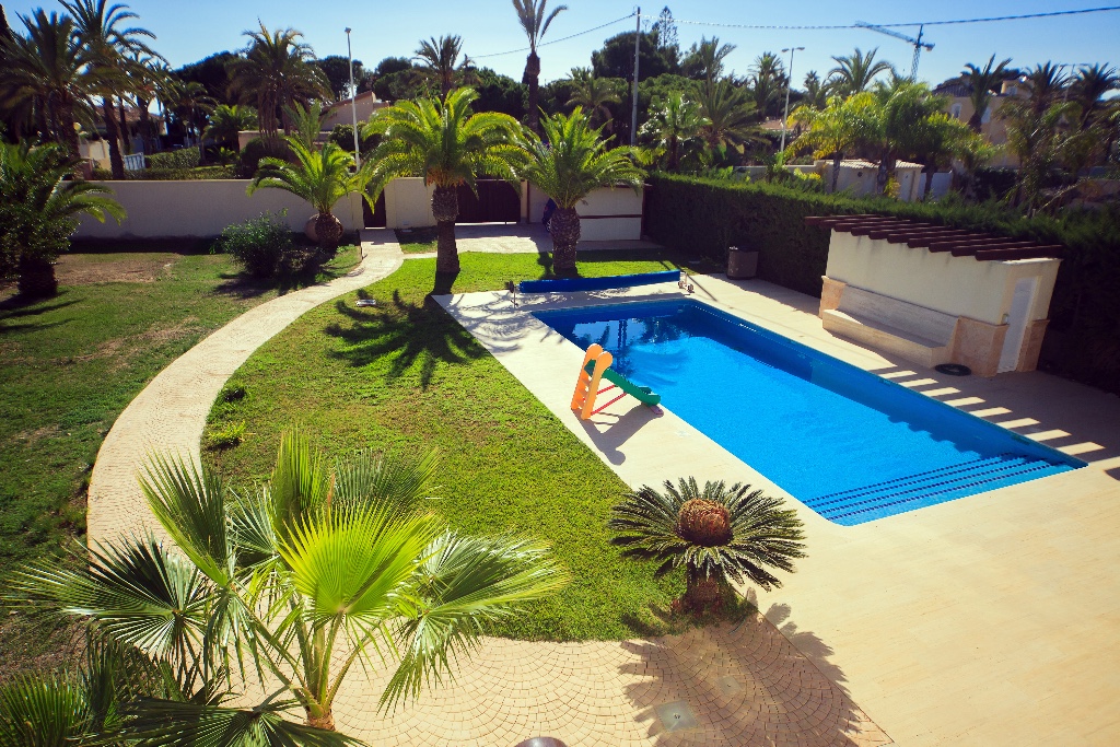 For sale - 3 Bedroom 3 Bathroom Villa in Cabo Roig - Cabo Roig  - Alicante