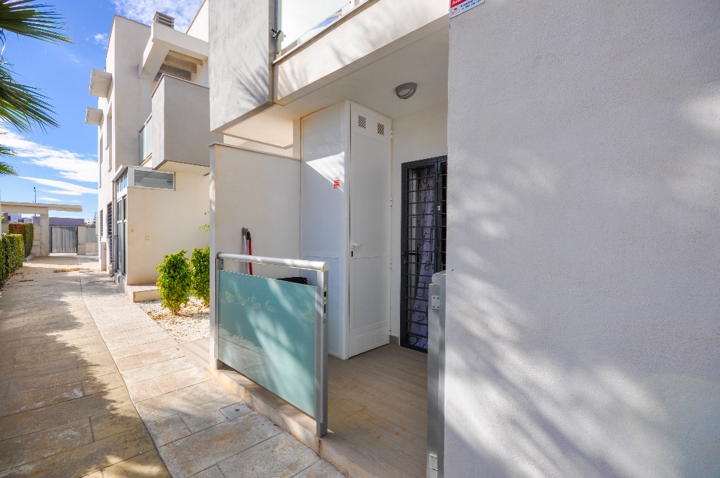 For sale - 2 Bedroom 2 Bathroom Apartament in Punta Prima - Punta Prima  - Alicante