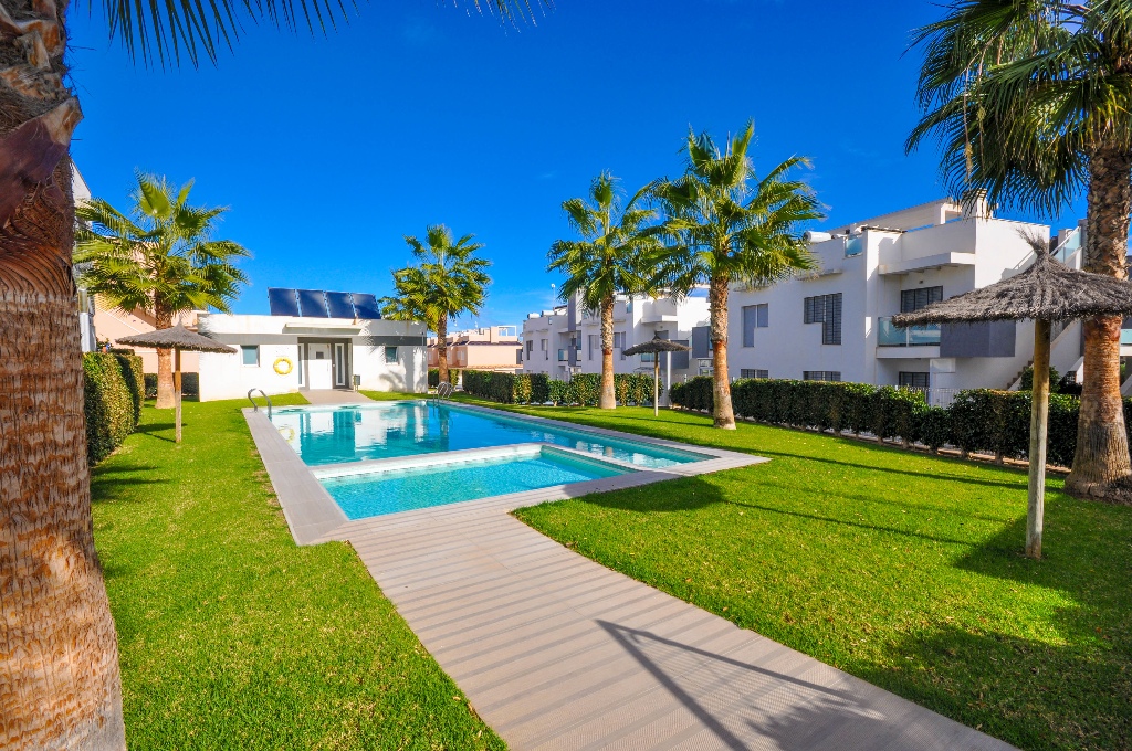 For sale - 2 Bedroom 2 Bathroom Apartament in Punta Prima - Punta Prima  - Alicante