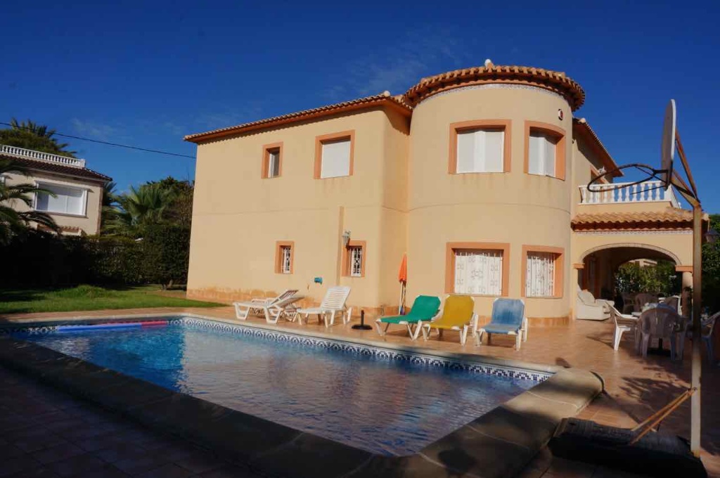 For sale - 7 Bedroom 4 Bathroom Villa in Cabo Roig - Cabo Roig  - Alicante