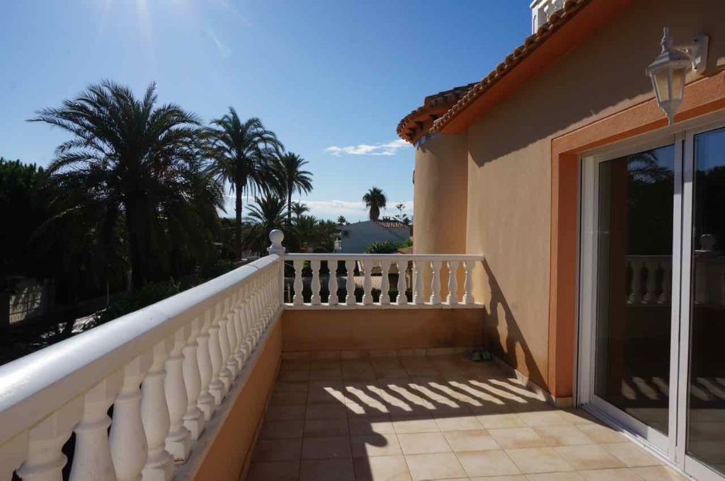 For sale - 7 Bedroom 4 Bathroom Villa in Cabo Roig - Cabo Roig  - Alicante
