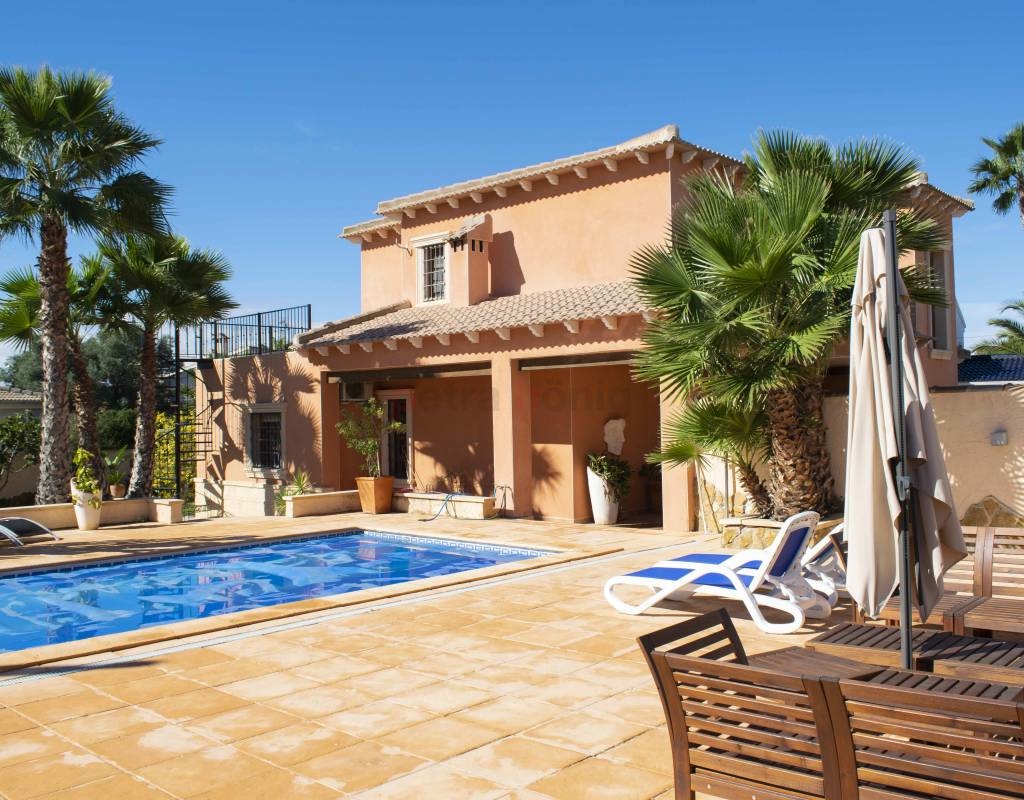 For sale - 5 Bedroom 4 Bathroom Villa in Ciudad Quesada - Ciudad Quesada  - Alicante