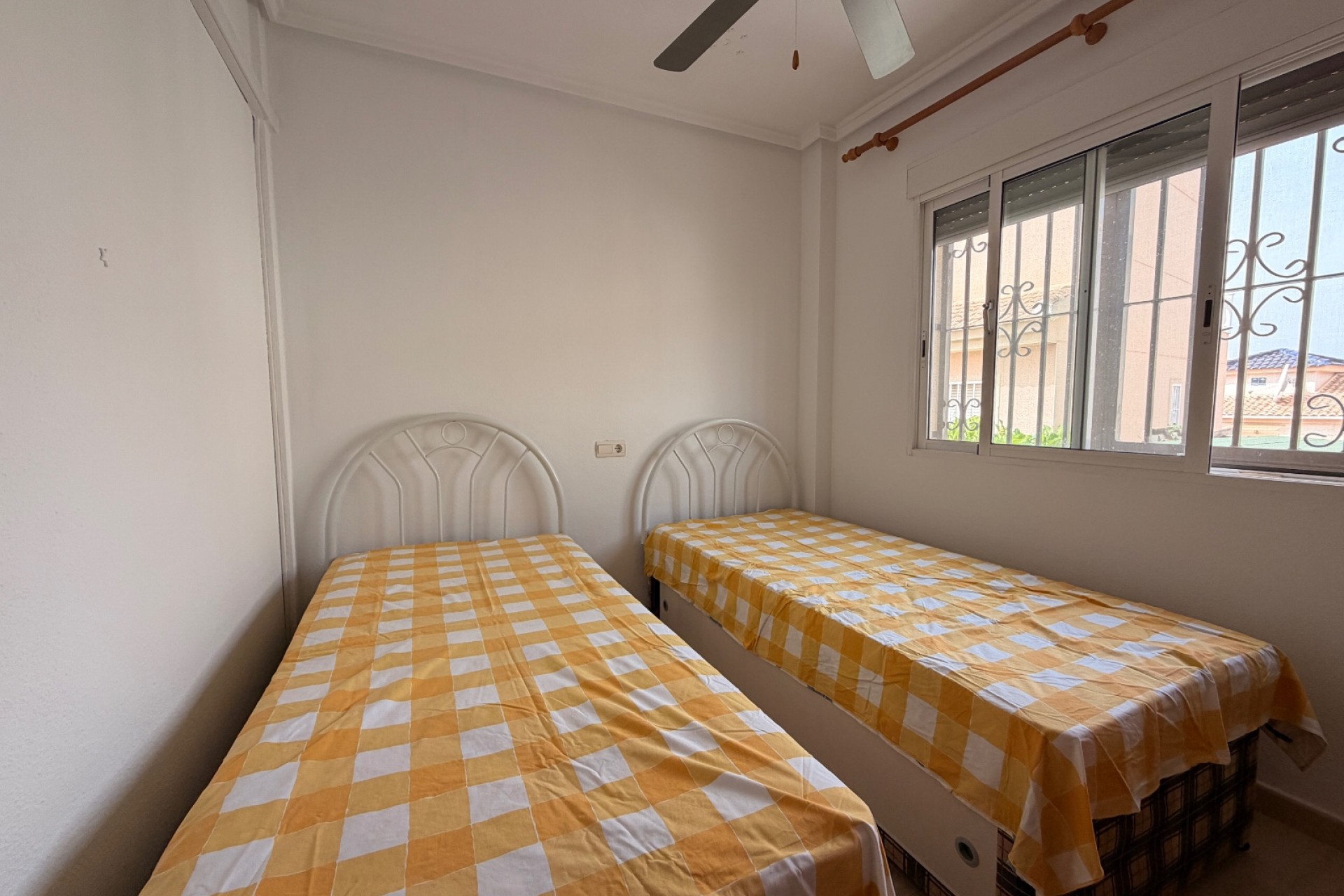 For sale - 3 Bedroom 2 Bathroom Villa Detached in Benimar - Benimar  - Alicante