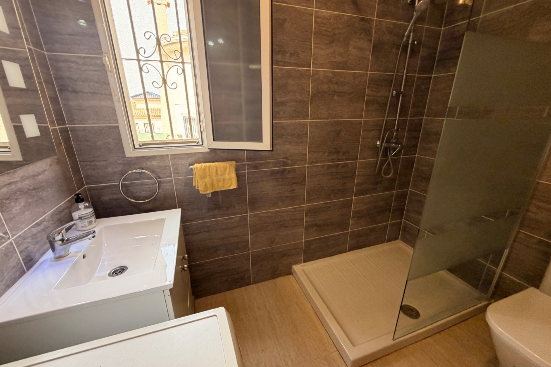 For sale - 3 Bedroom 2 Bathroom Villa Detached in Benimar - Benimar  - Alicante