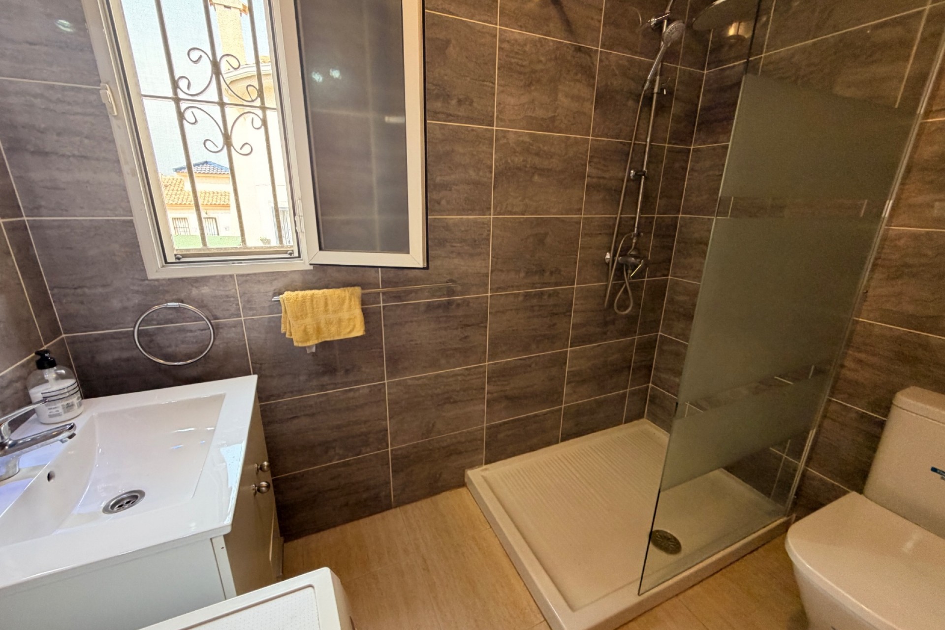 For sale - 3 Bedroom 2 Bathroom Villa Detached in Benimar - Benimar  - Alicante
