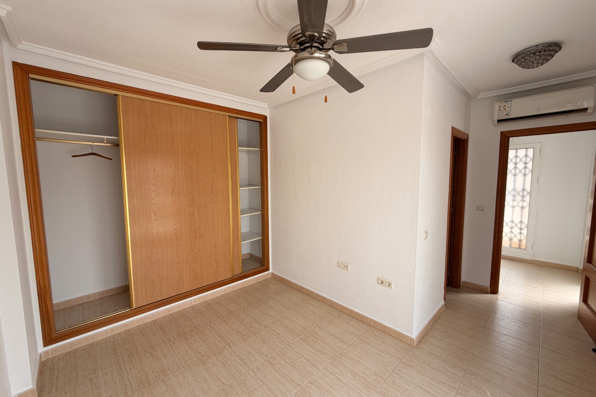 For sale - 3 Bedroom 2 Bathroom Villa Detached in Benimar - Benimar  - Alicante