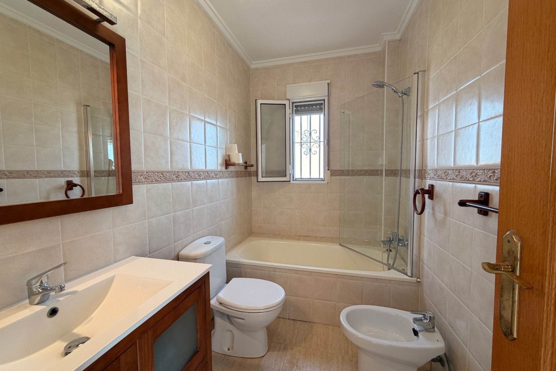 For sale - 3 Bedroom 2 Bathroom Villa Detached in Benimar - Benimar  - Alicante