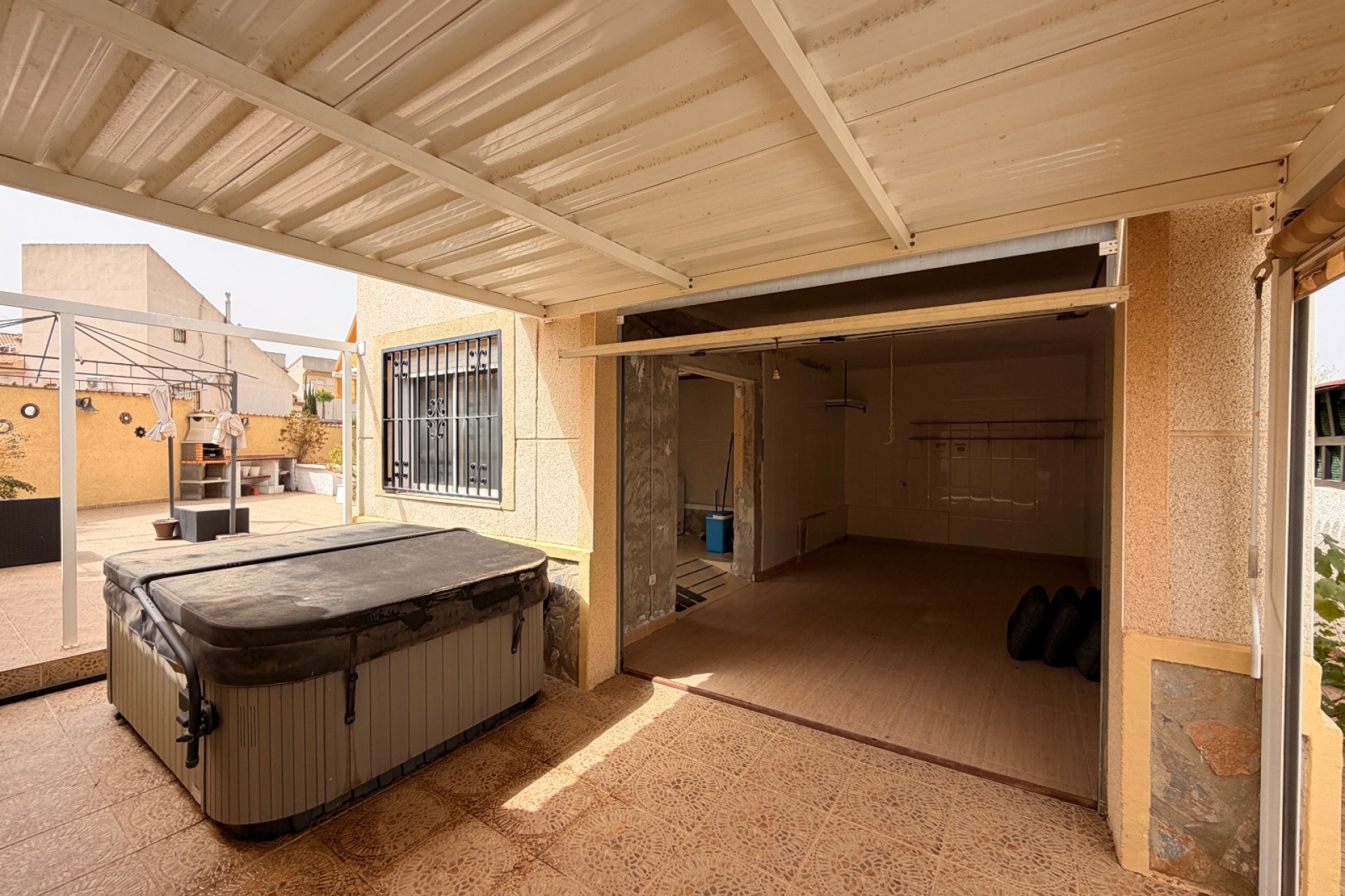 For sale - 3 Bedroom 2 Bathroom Villa Detached in Benimar - Benimar  - Alicante