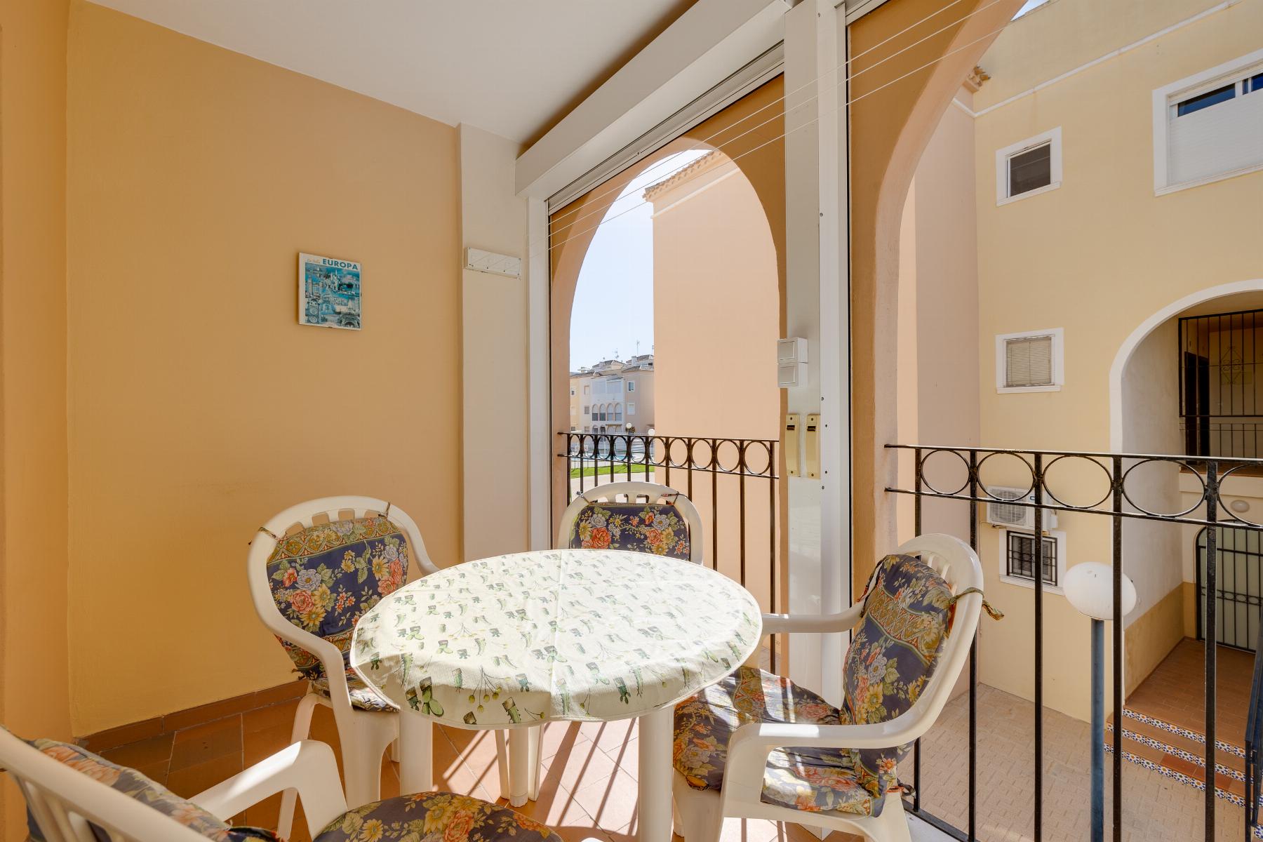 For sale - 2 Bedroom 1 Bathroom apartment in Torrevieja - playa de los naufragos  - Alicante