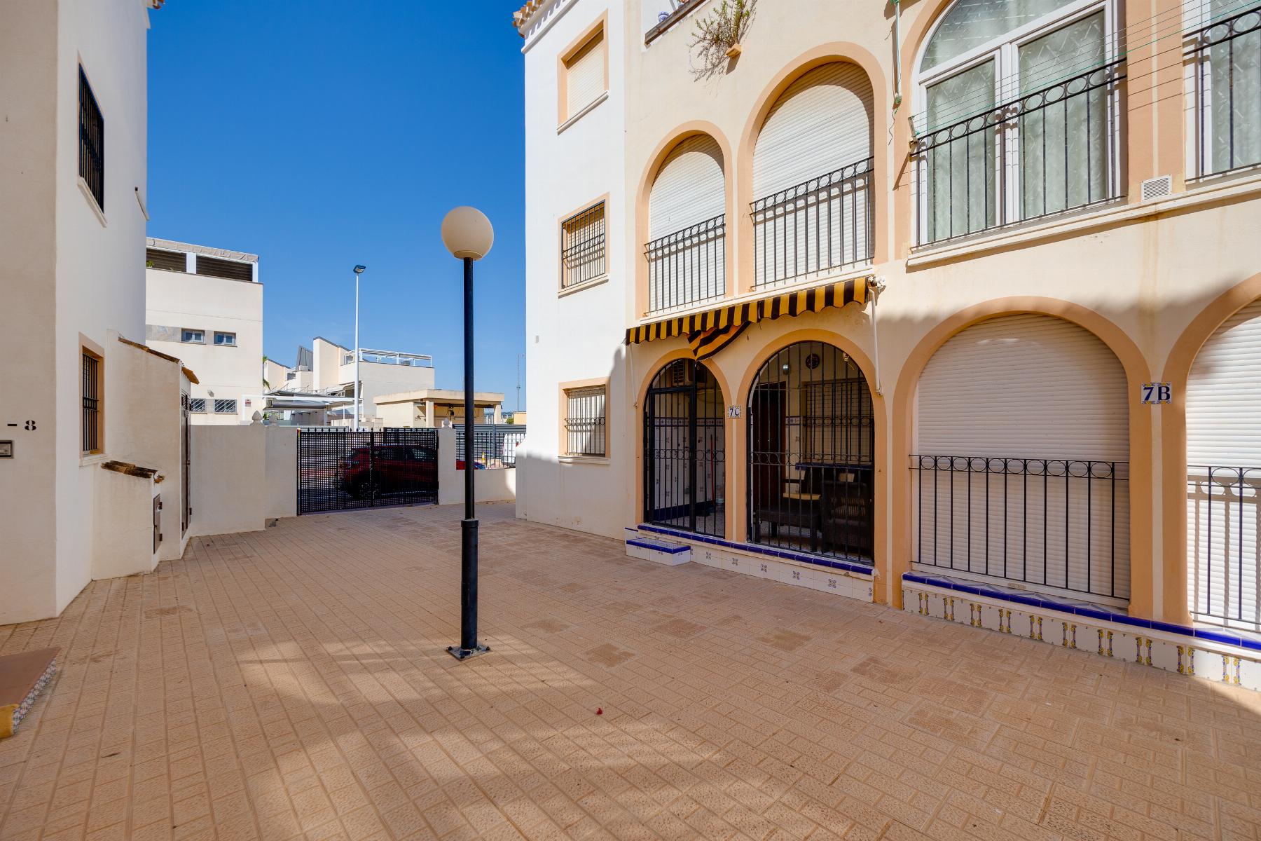 For sale - 2 Bedroom 1 Bathroom apartment in Torrevieja - playa de los naufragos  - Alicante