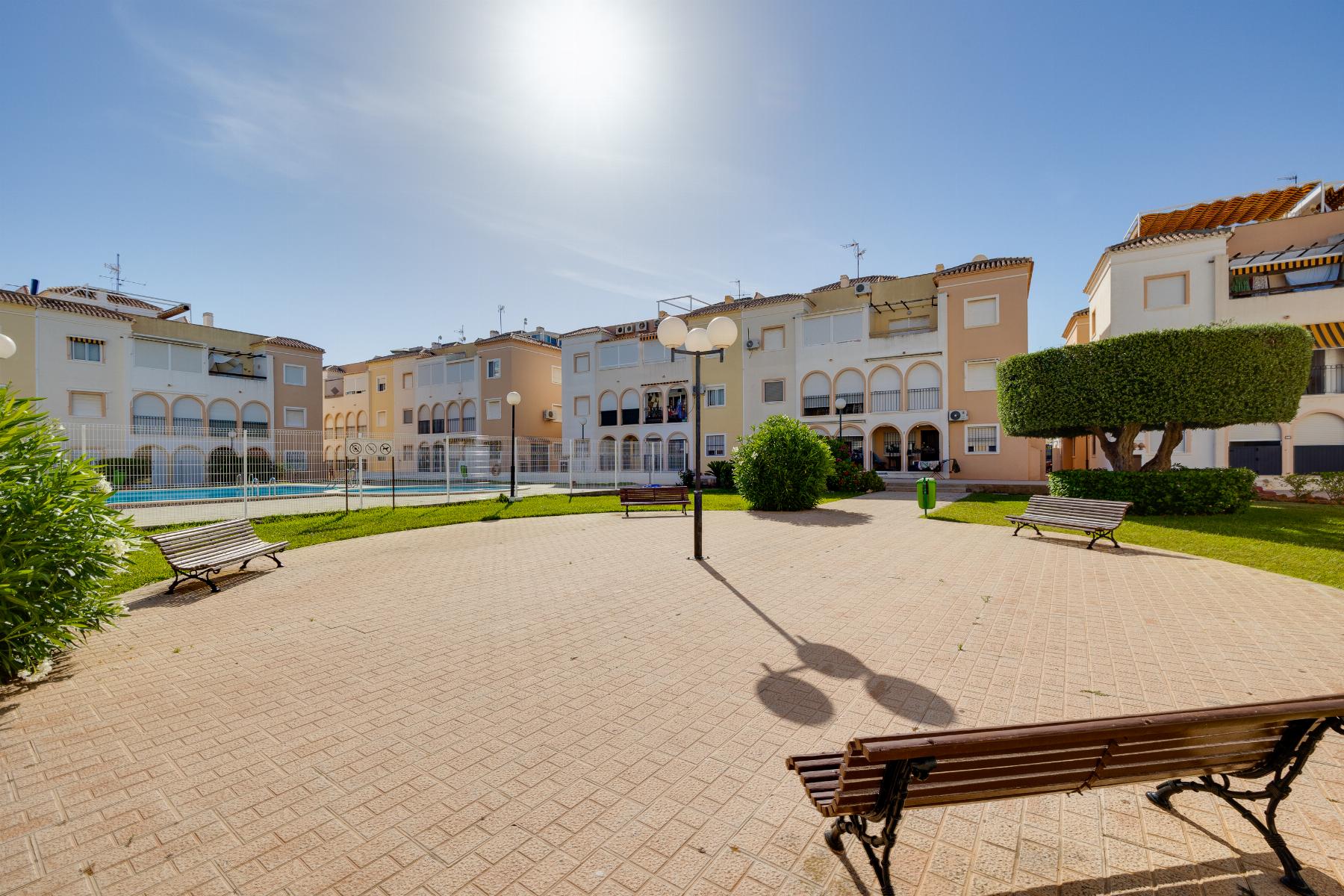 For sale - 2 Bedroom 1 Bathroom apartment in Torrevieja - playa de los naufragos  - Alicante