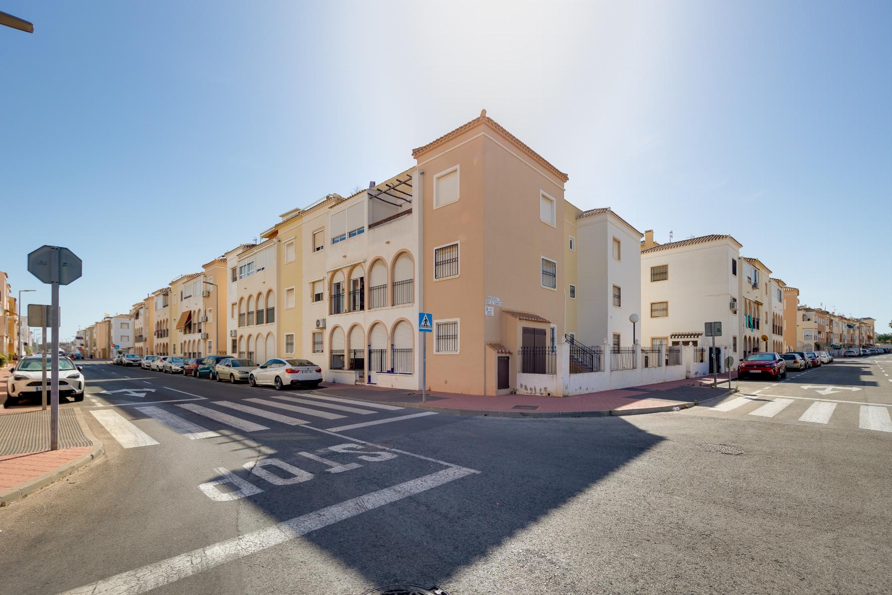 For sale - 2 Bedroom 1 Bathroom apartment in Torrevieja - playa de los naufragos  - Alicante