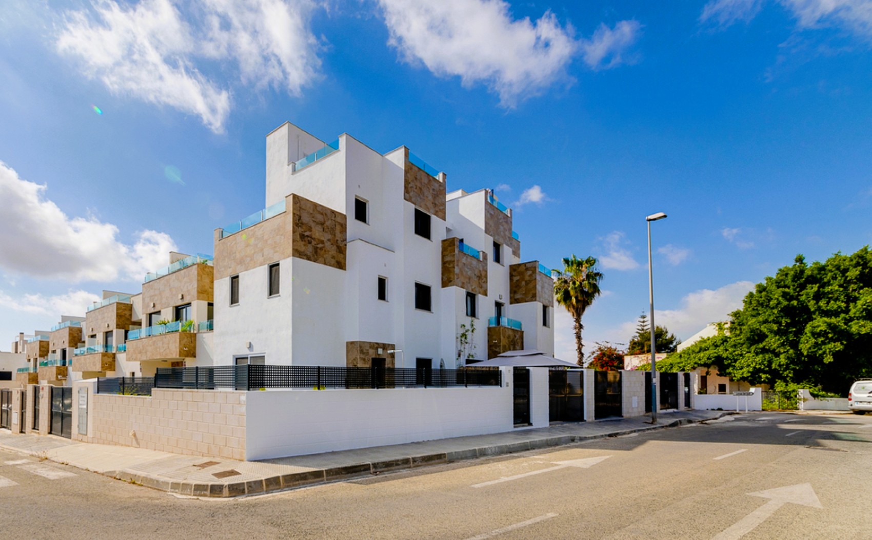 For sale - 3 Bedroom 3 Bathroom Town House in Villamartin - Costa Blanca  - Alicante