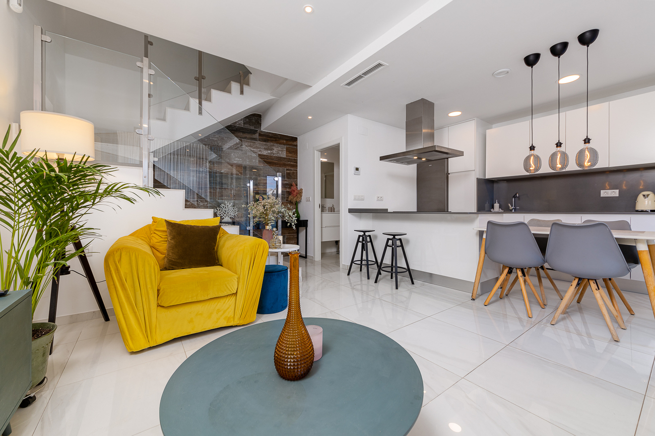 For sale - 3 Bedroom 3 Bathroom Town House in Villamartin - Costa Blanca  - Alicante