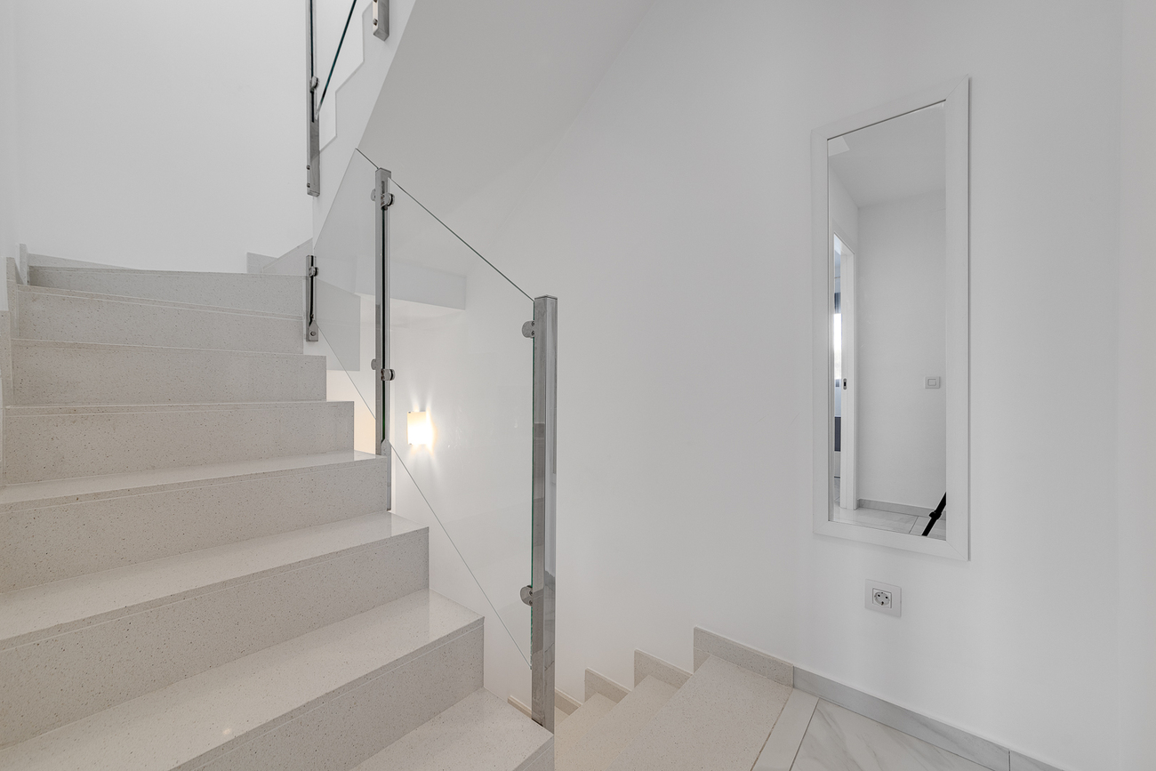 For sale - 3 Bedroom 3 Bathroom Town House in Villamartin - Costa Blanca  - Alicante