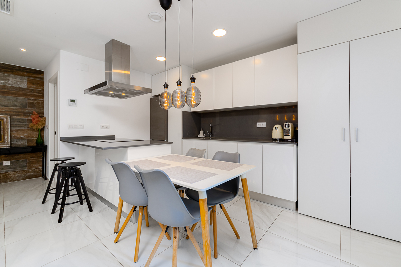 For sale - 3 Bedroom 3 Bathroom Town House in Villamartin - Costa Blanca  - Alicante